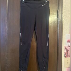 Nike size medium black leggings in excellent condition